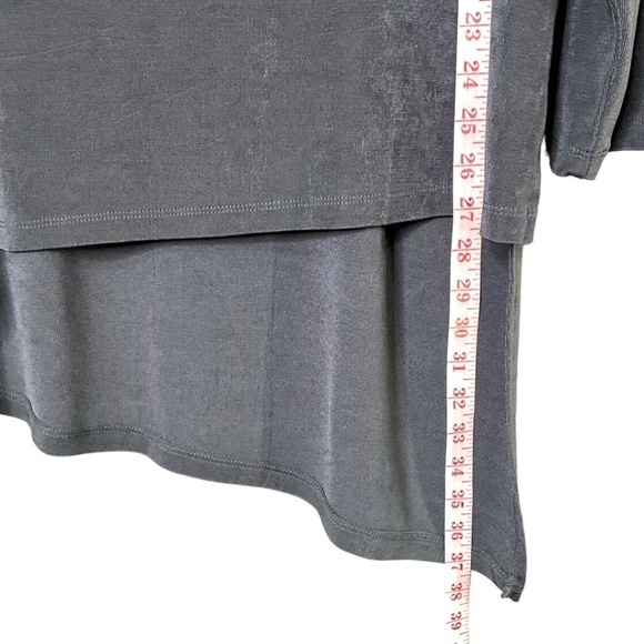 TRAVELERS X CHICO’S Grey Long Sleeve Asymmetric Hem Slinky Tunic Top MADE IN USA - Picture 6 of 10